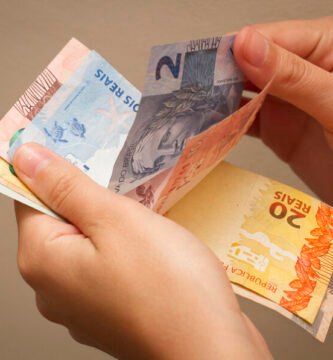 Juros Devoram Orçamento e Abrem Caminho para Privatização Silenciosa de Saúde e Educação